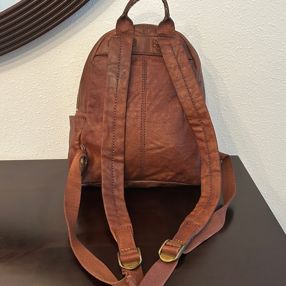 Frye Melissa Cognac Backpack crafted from antiqued pull-up Italian leather - Picture 6 of 13